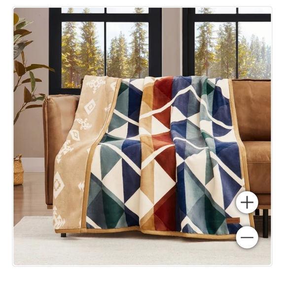 Pendleton Reversible Plush Throw - Picture 1 of 6